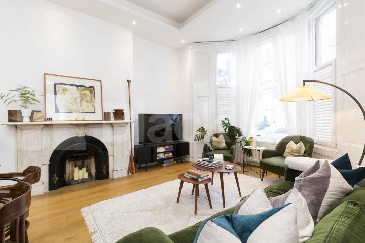 Modern Apartment Collingham Gardens, Earls Court